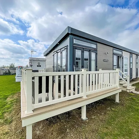 Modern 6 Berth Caravan At St Osyth Beach In Essex Ref 28002Sv Clacton-on-Sea Exterior foto